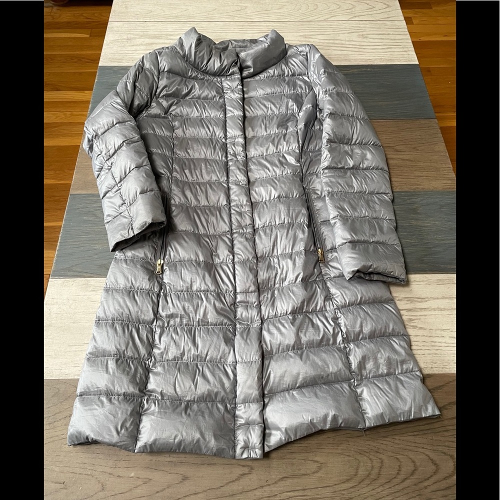 Women’s light weight puffer tahari coat